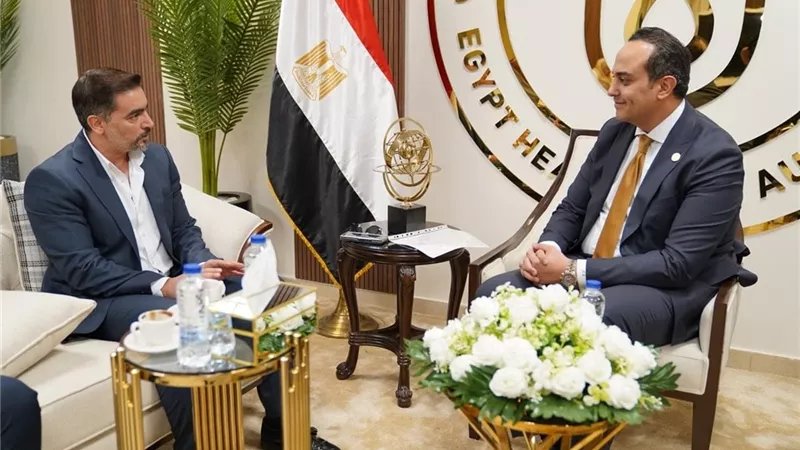 هاني سلامة سفيرًا للمنصة الوطنية للتطبيب عن بُعد.. شراكة بين الفن والصحة
