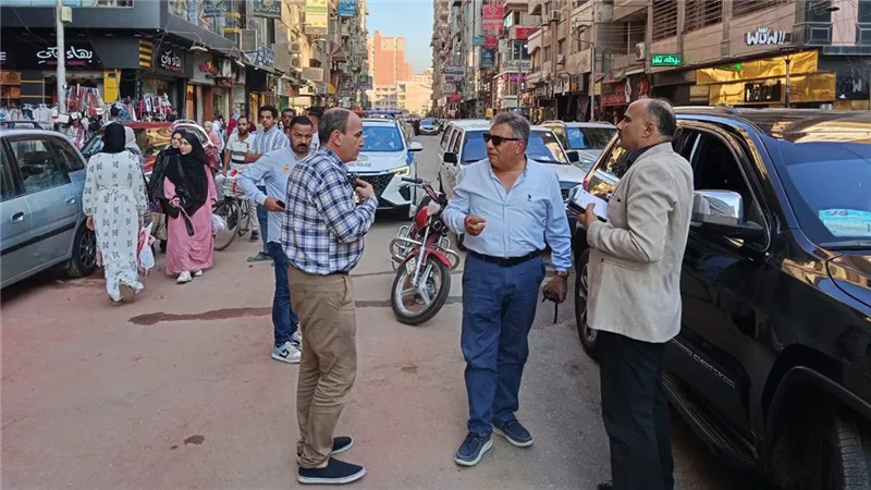 محافظ الدقهلية يتفقد عدد من الشوارع والميادين الرئيسية بالمنصورة