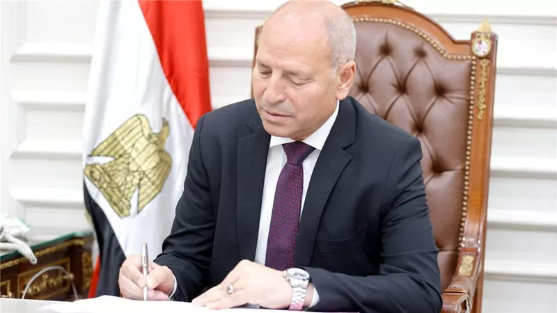 محافظ القاهرة يمنع بيع الاسكوتر الكهربائي ويأمر بمصادرته