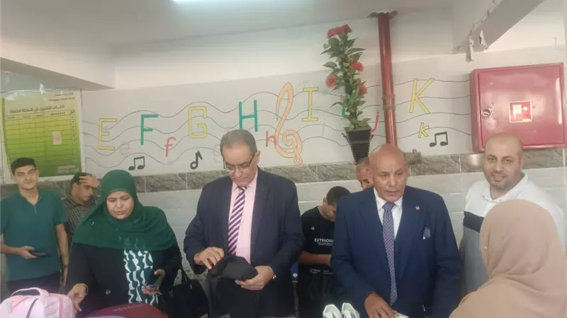«أهلاً مدرستي» في بني سويف: توفير مستلزمات مدرسية بأسعار ميسرة للطلاب