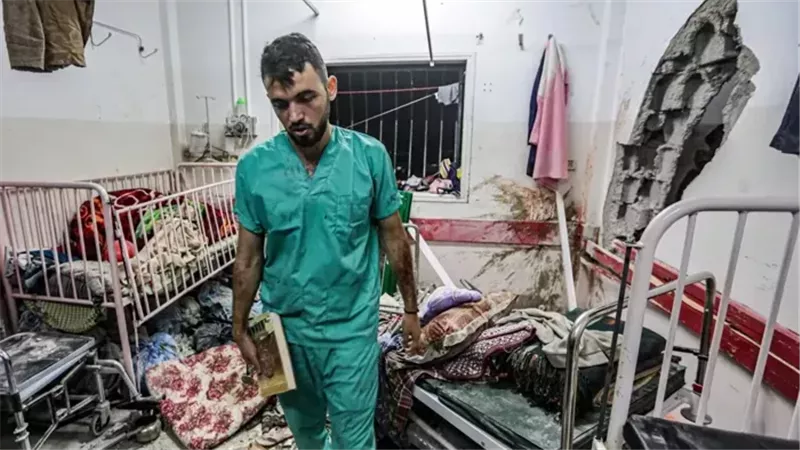 مدير الإغاثة الطبية في غزة: النظام الصحي ينهار بالكامل.. والتهجير يهدد الجميع 