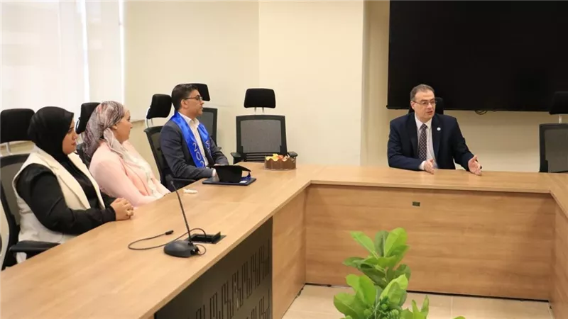 رئيس التنظيم والإدارة يلتقي خريجي برنامج «إسلسكا» لتأهيل القيادات الحكومية 