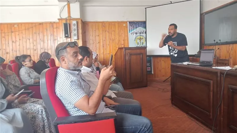 كلية الطب البيطري بقنا تعزز استعداداتها لجائزة التميز الحكومي