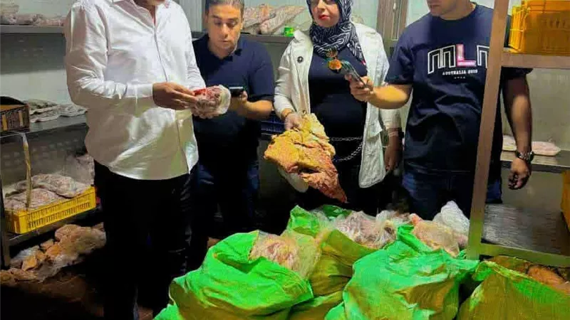 ضبط 1.5 طن لحوم فاسدة في حملة على مطعم شهير بالغربية
