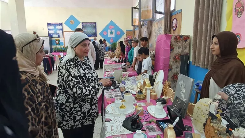لدعم الطلاب وأولياء الأمور..  تعليم السويس تفتتح معرض المدرسة المنتجة