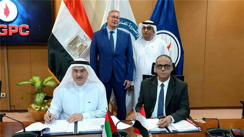 مصر توقع 3 اتفاقيات بترولية جديدة بقيمة استثمارات 121 مليون دولار