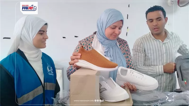 توزيع 200 أداة مدرسية للأسر الأولى بالرعاية بأبشواي في الفيوم