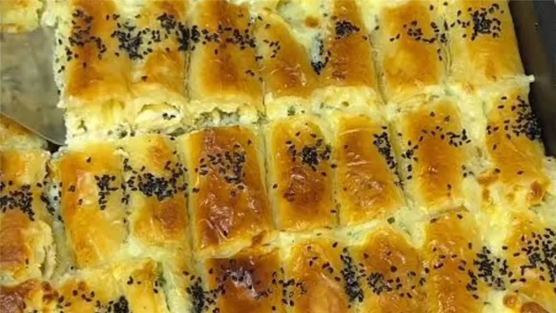 طبق تقليدي عثماني : طريقة عمل البوريك التركي بالجبنة والنعناع  