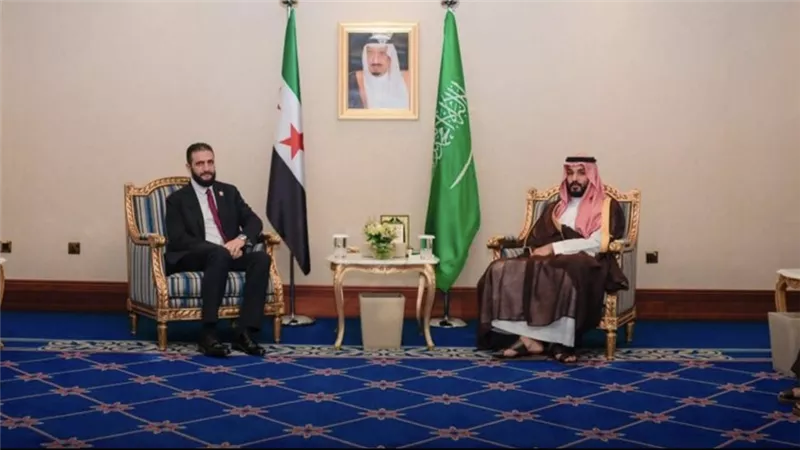 ولي العهد السعودي يلتقي الرئيس السوري على هامش القمة العربية الإسلامية الطارئة