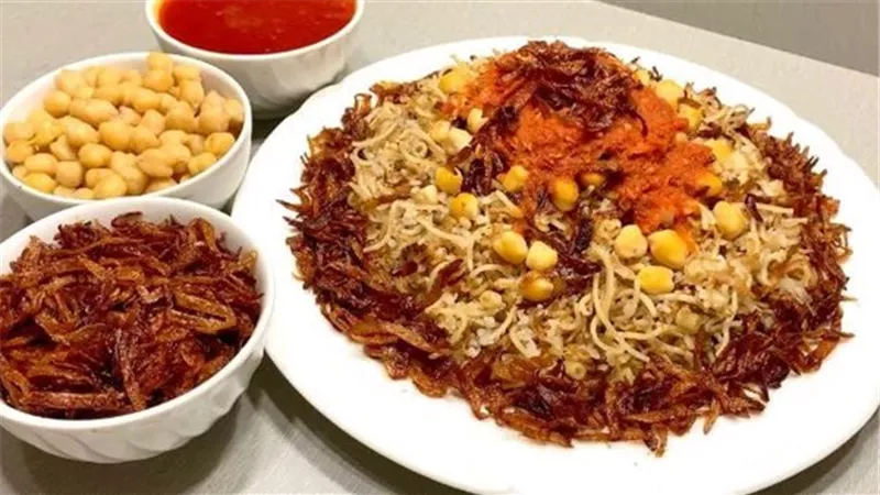 من المنزل وبكل سهولة.. طريقة عمل الكشري المصري في المنزل