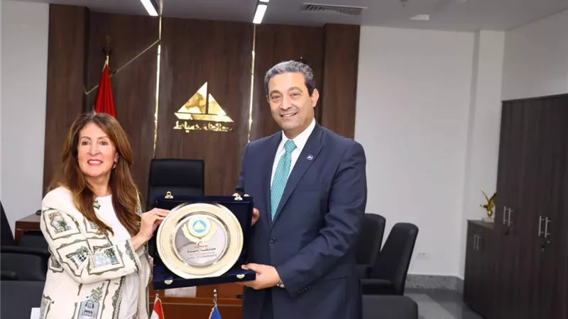 محافظ دمياط يستقبل السفيرة الأمريكية لدى القاهرة ويبحثان أُطر تعزيز التعاون