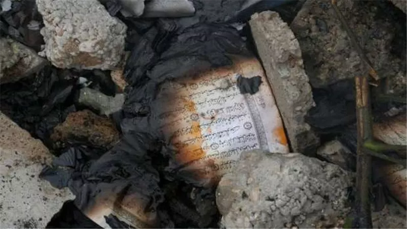 ما حكم حرق أوراق المصحف القديمة؟ ...الإفتاء توضح الشروط والضوابط