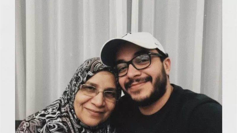 حسام داغر يستعيد ذكرياته مع والدته ويوجه لها رسالة مؤثرة
