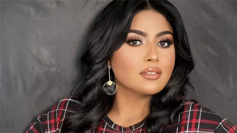 أنا راضية.. زينب العبد تعلن تعرضها لحادث وتهشم سيارتها   