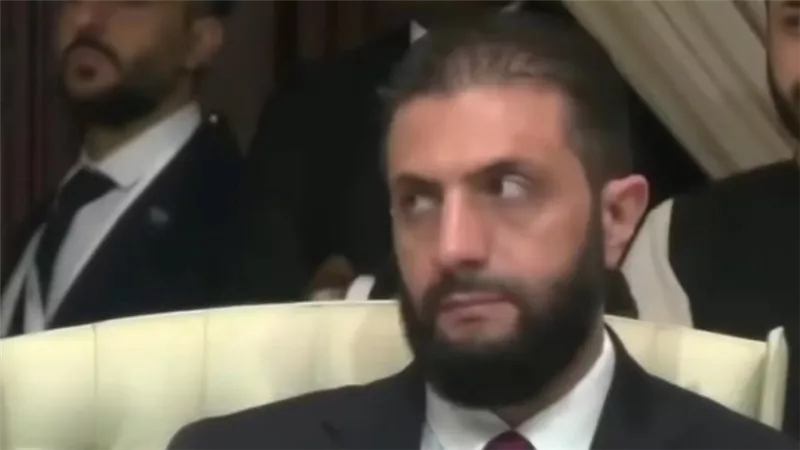 استجابة للمطلب الإسرائيلي.. حكومة الشرع تقرر سحب سلاحها الثقيل من جنوب سوريا