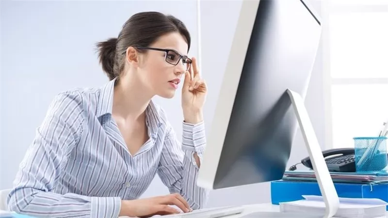 5 طرق للمساعدة في حماية عينيك وتقليل تأثير شاشات الكمبيوتر