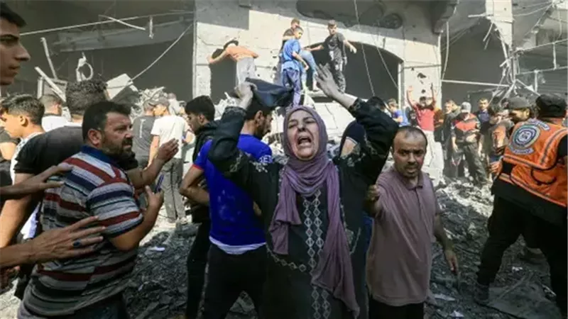 مليون فلسطيني يواصلون الصمود ويرفضون النزوح القسري