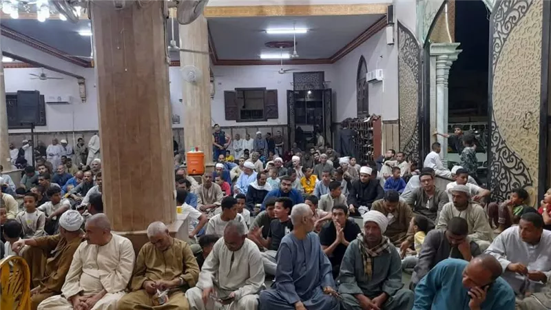 بحضور وكيل وزارة الأوقاف..اختفال بالمولد النبوي في أكبر مساجد فرشوط | صور