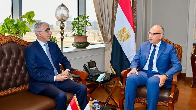 وزير الري يلتقي وزير الأشغال البحريني لمناقشة سُبل التعاون بين مصر والبحري