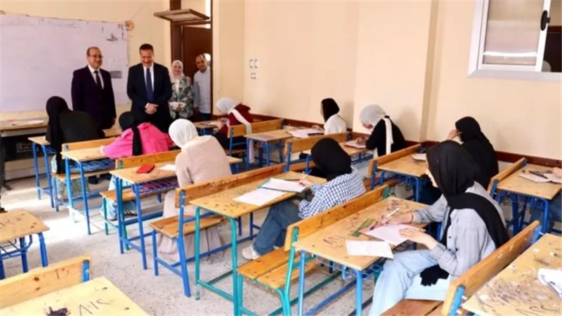 التعليم تبدأ إعداد أسئلة امتحانات الثانوية العامة.. لجان فنية تراجع الصياغة 