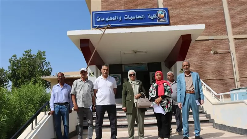 لجنة تقييم أفضل كلية ومبنى بجامعة جنوب الوادي تزور كليتي الإعلام والحاسبات
