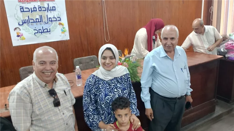 مجلس مدينة طوخ لالقليوبية يدعم الايتام بمستلزمات المدارس