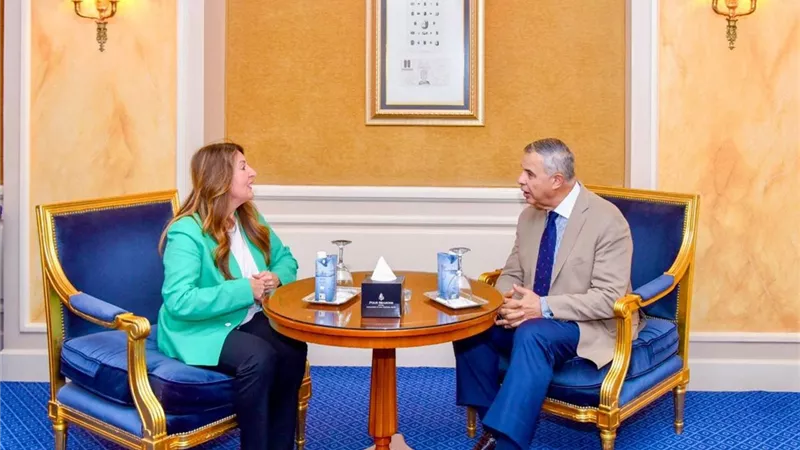 محافظ الإسكندرية وسفيرة الولايات المتحدة الأمريكية  يبحثان سبل التعاون 