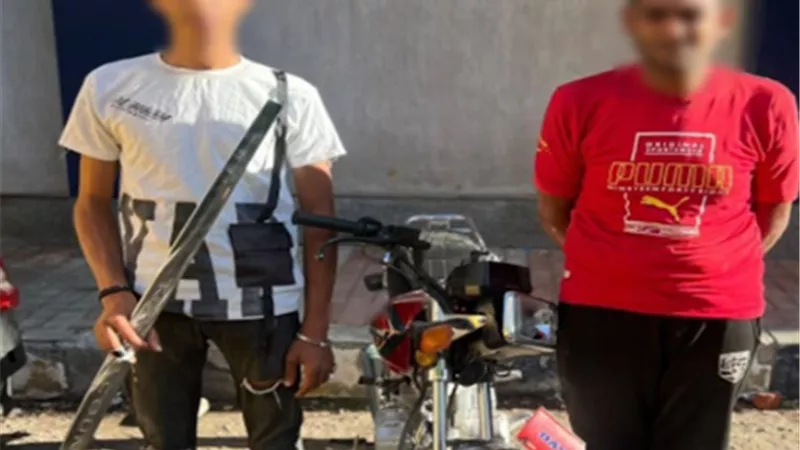 سرقة أكسسوار سيارة في وضح النهار بالإسكندرية.. الأمن يكشف هوية الجناة في ساعات