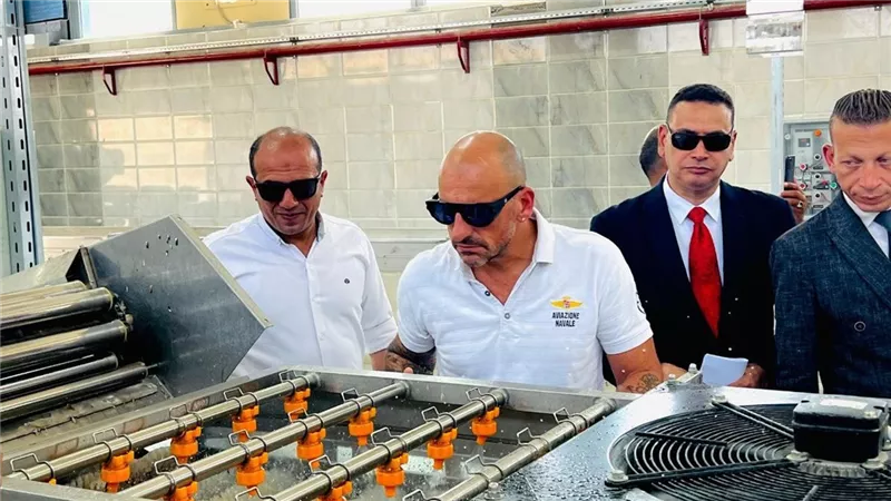 وفد إيطالي يتفقد مجمع الصناعات بالأقصر قبل إنطلاق موسم زراعة وتجفيف الطماطم 