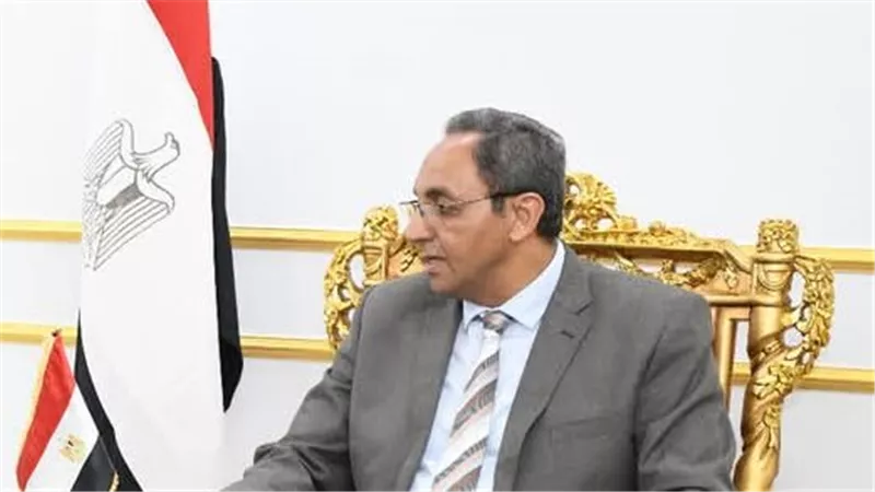 محافظ قنا لنيوز رووم: الاستثمار أولوية ونعزز الاستفادة من البنية الأساسية