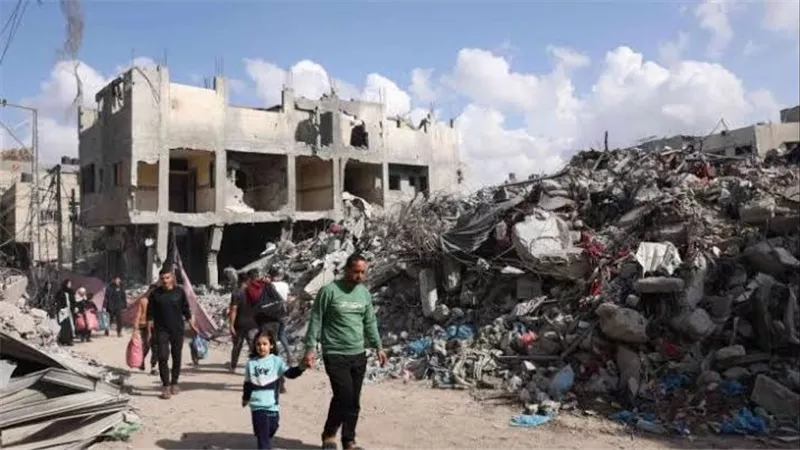 وزير فلسطيني: إسرائيل تسعى لتهجير سكان غزة وتحويلها إلى منطقة غير صالحة للسكن