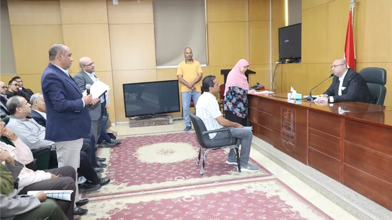 محافظ بني سويف يوجه توفير الحماية الاجتماعية والرعاية الصحية لحالات إنسانية 