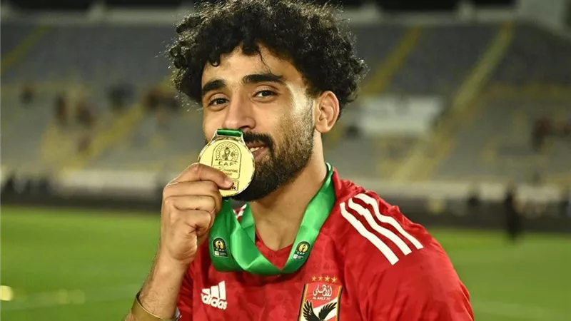 الفتح السعودي يكشف حقيقة التفاوض مع مروان عطية لاعب الأهلي (خاص)