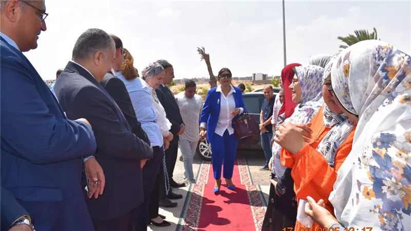تكريم رئيس جامعة مدينة السادات في ممر شرفى واحتفالية لانتهاء فترة رئاستها