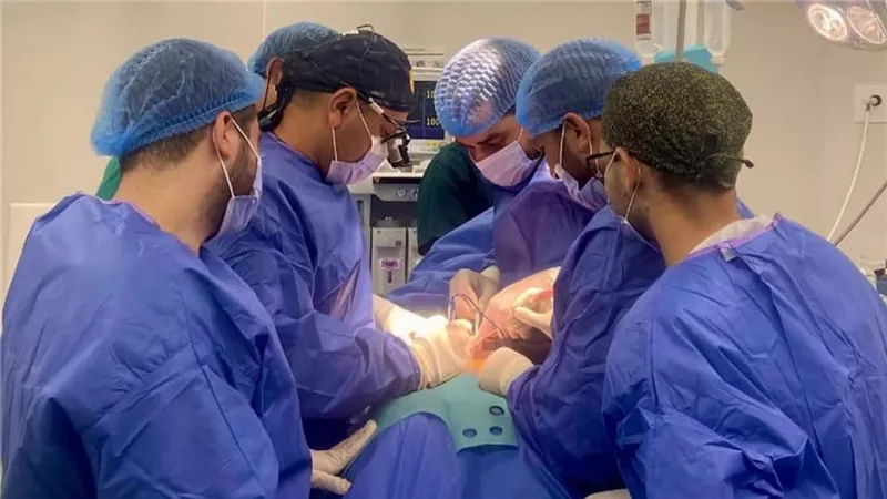 نجاح جراحة دقيقة لاستئصال ورم بالمخ لسيدة بالمجمع الطبي بالإسماعيلية