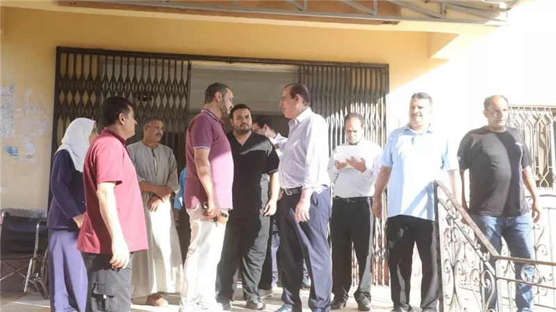 في جولة مفاجئة بالغربية.. نائب وزير الصحة يستبعد مدير مناوب لتغيبه عن العمل