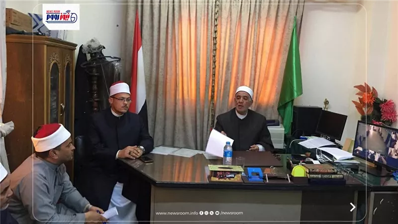 مديرأوقاف الفيوم يجتمع بمديري الإدارات الفرعية لمتابعة سير العمل