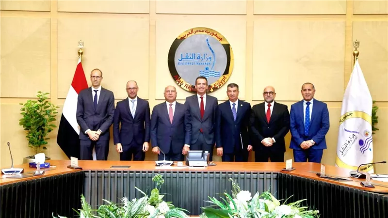وزير النقل يشهد توقيع 3 عقود مع شركة CAF الإسبانية لصيانة قطارات مترو الأنفاق