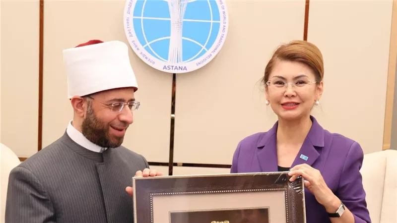 على هامش مؤتمر أستانا: وزيرة الثقافة الكازاخية تستقبل وزير الأوقاف