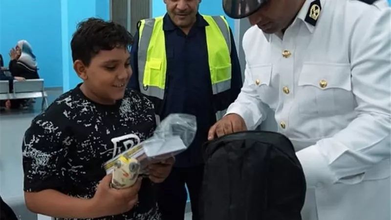 الداخلية توزع المستلزمات المدرسية على أبناء نزلاء مراكز الإصلاح والتأهيل 