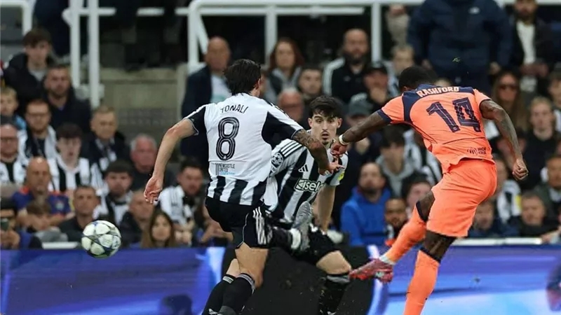 برشلونة ينتصر بثنائية راشفورد.. فرانكفورت يكتسح جلطة سراي و السيتي يضرب نابولي