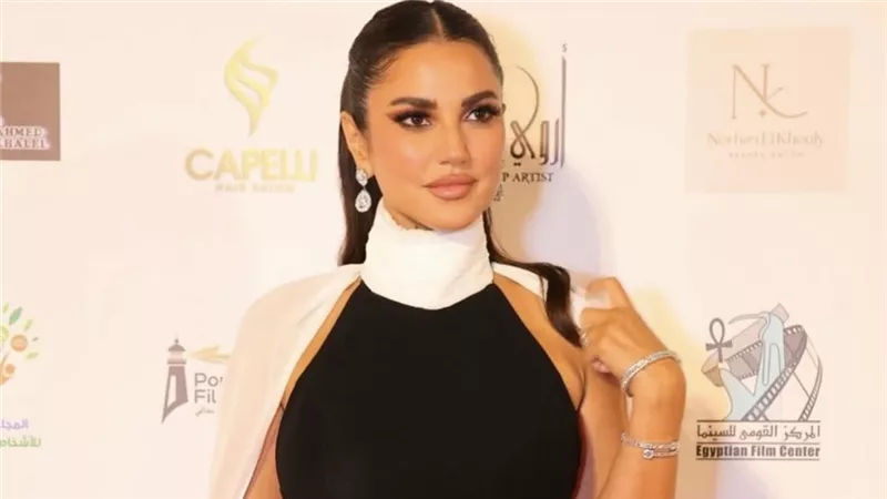 بعد تكريمها في مهرجان بورسعيد السينمائي.. درة تهدي التكريم إلي أهل فلسطين