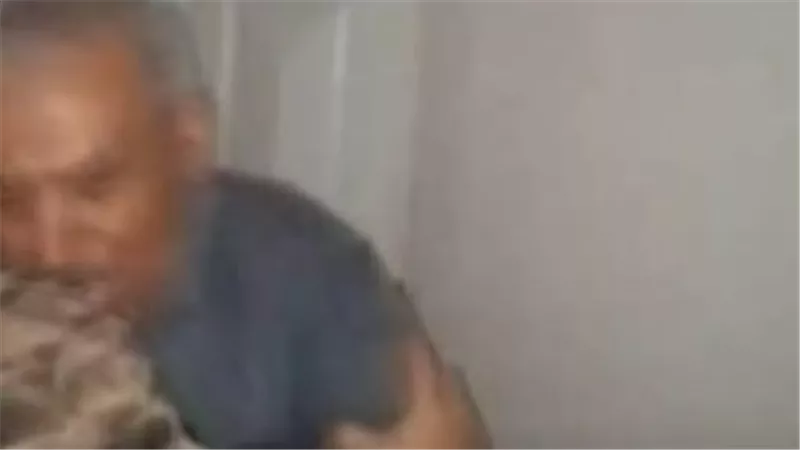 بيضربنا وعايشين في رعب.. الأمن يفحص فيديو لفتاة تستغيث من والدها 