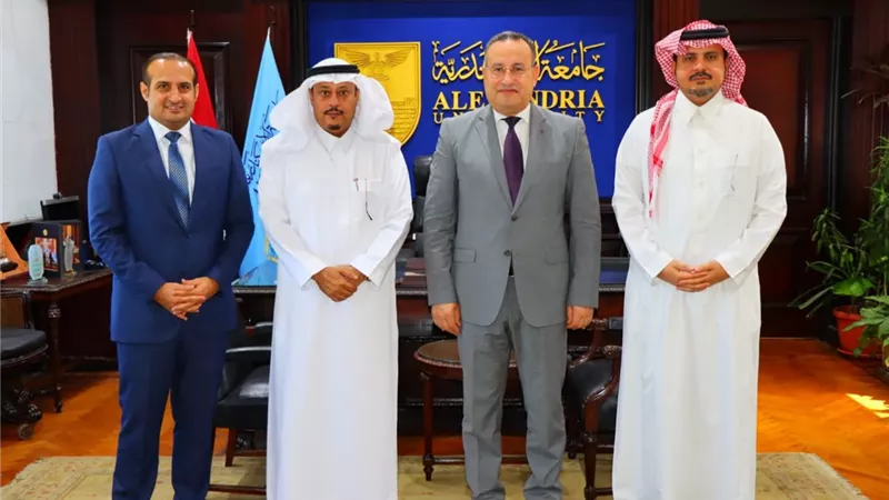 رئيس جامعة الإسكندرية يستقبل قنصل السعودية لبحث تعزيز التعاون الأكاديمى 