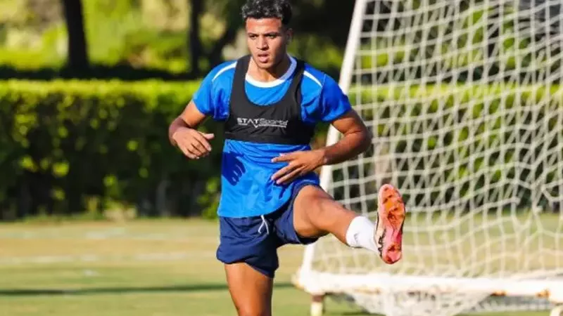 عودة أحمد ربيع للتدريبات الجماعية لنادي الزمالك.. استعدادًا لمواجهة الجونة