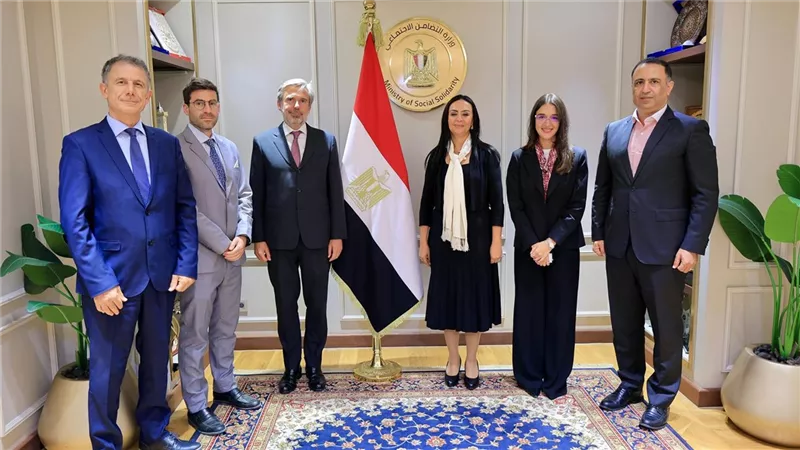 وزيرة التضامن تلتقي السفير الإيطالي لبحث التعاون في التمكين الاقتصادي 