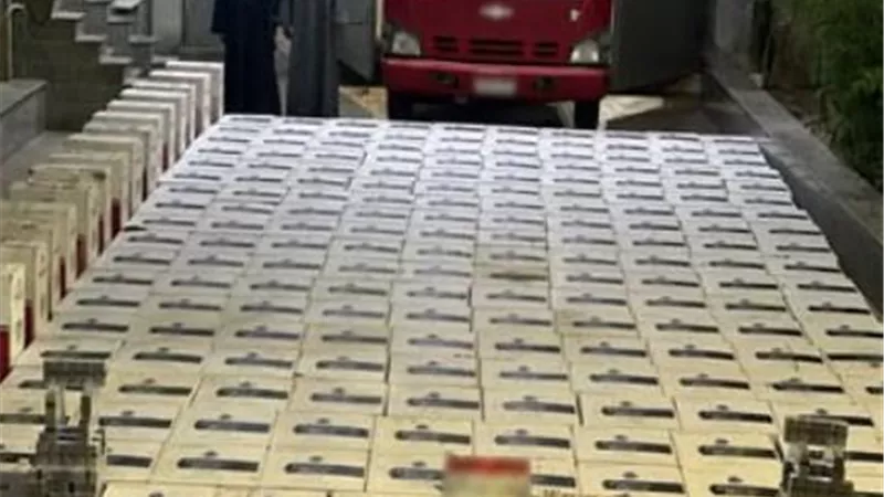 سوق سوداء السجائر في قبضة الأمن.. اعترافات عاملين بحيازة 107 آلاف عبوة بأسيوط