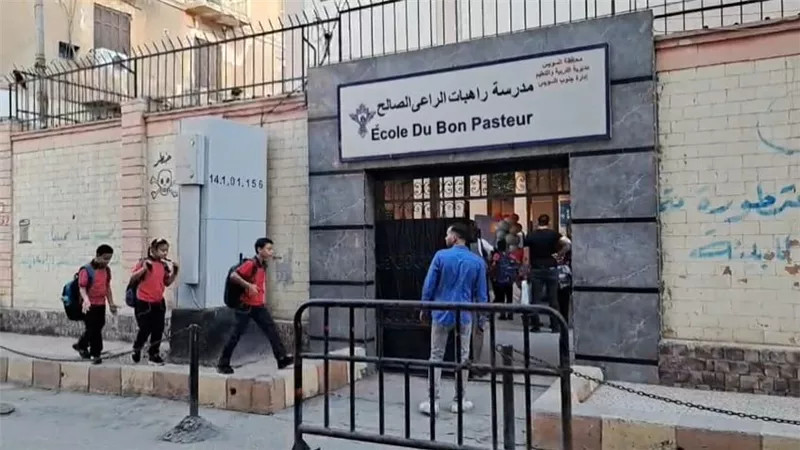 الدراسة بدأت في 4 فقط بالسويس.. والبداية الرسمية غدا في 460 مدرسة 