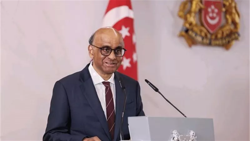 رئيس سنغافورة يؤكد: نحرص على تطوير العلاقات مع 