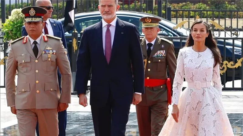 خلال زيارتها لمصر.. تفاصيل برهنت على أناقة ملكة إسبانيا ليتسيا